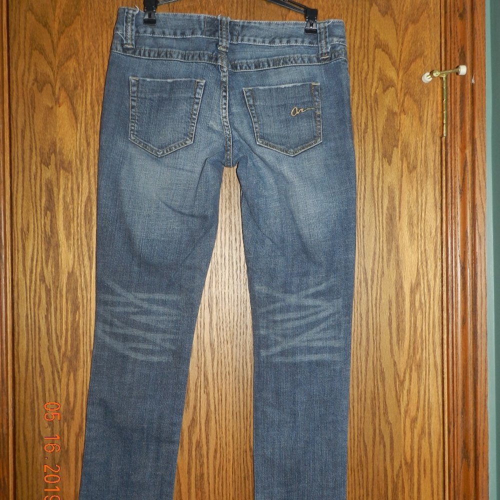 Women's American Rag Blue Jeans - Picture 3 of 5
